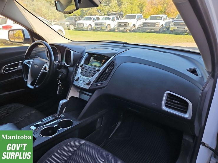 2015-chevrolet-equinox-image-30