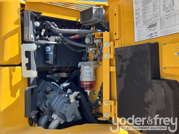 2020-deere-85g-image-43