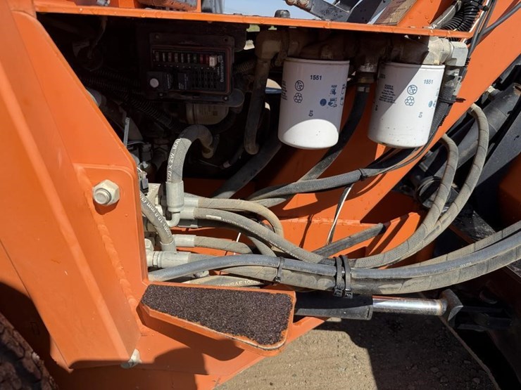 lay-mor-sm-300-3-wheel-broom-image-16