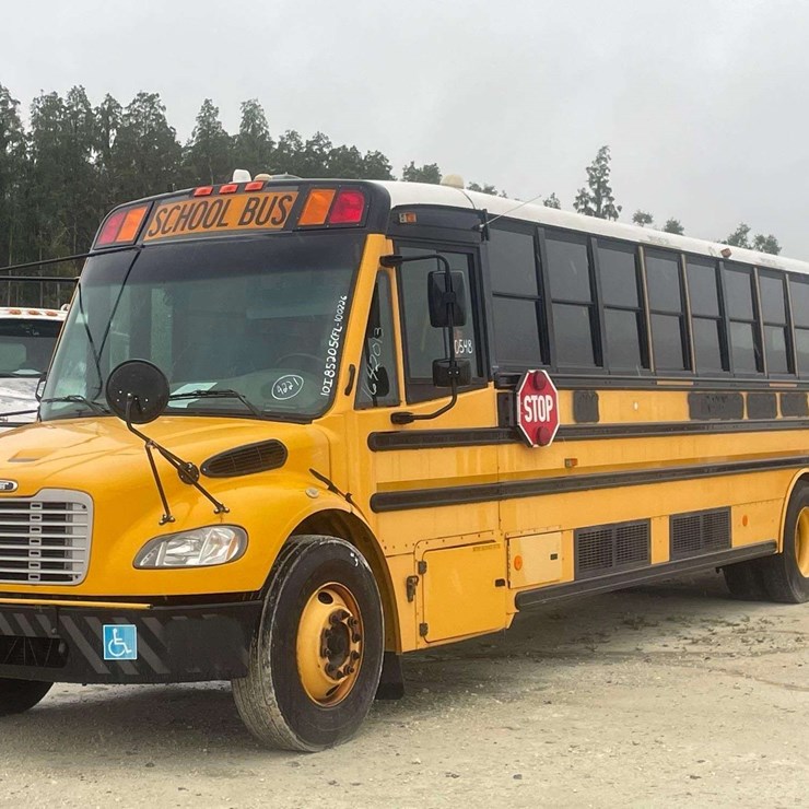 2015 FREIGHTLINER B2