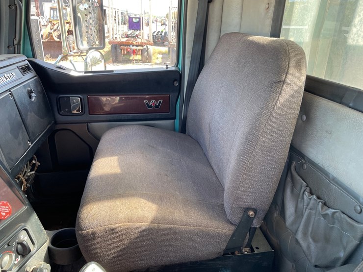 2015-western-star-4900sb-image-75