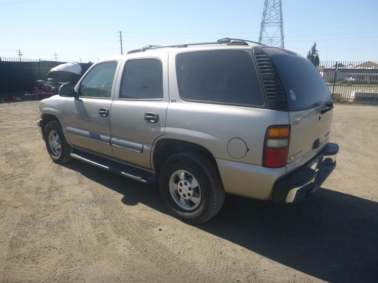 2002-chevrolet-tahoe-image-4