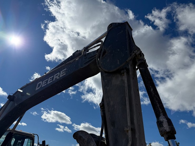 deere-210g-lc-image-21