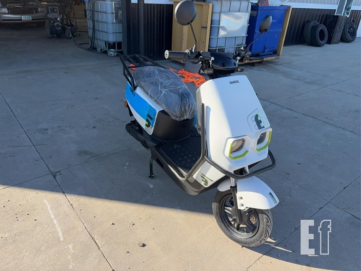 2026-sdlanch-irmoto-two-wheeled-electic-scooter-11048-image-4