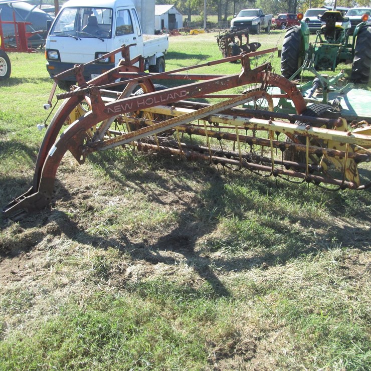 NEW HOLLAND 256