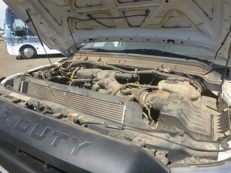 2011-ford-f550-image-15