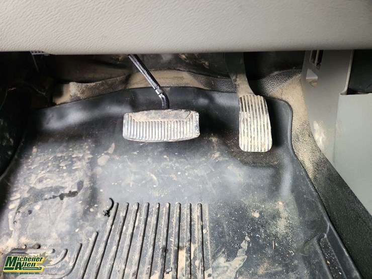 2022-ford-f250-image-17