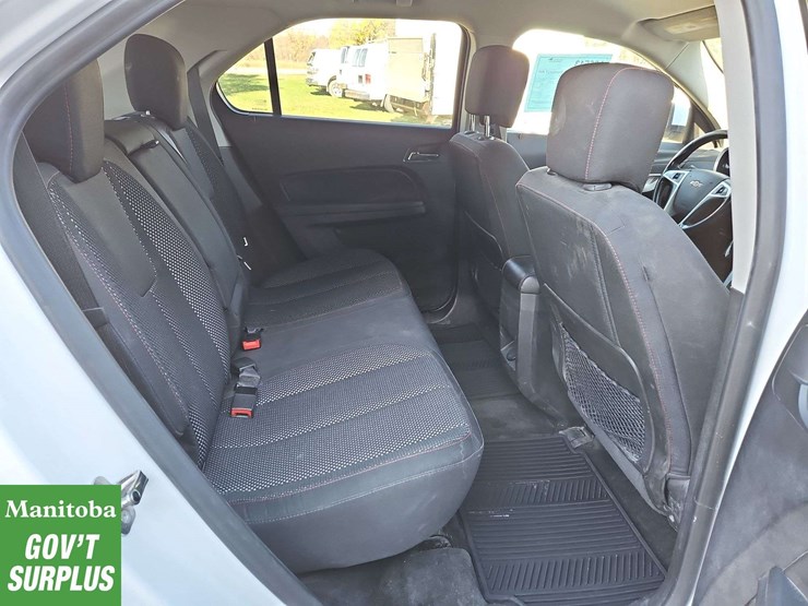 2015-chevrolet-equinox-image-27