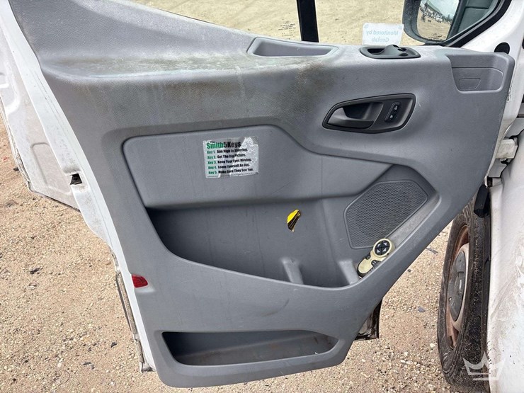 2016-ford-transit-image-10