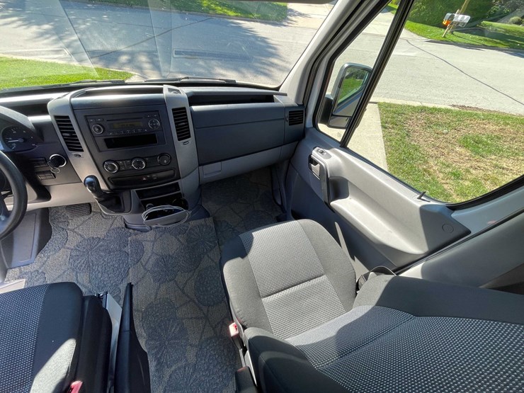 #525-•-2012-mercedes-benz-sprinter-(title-in-delay)-(green-bay,-wi)-image-89