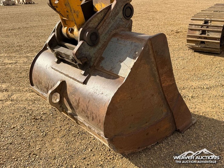 jcb-js220-lc-image-28