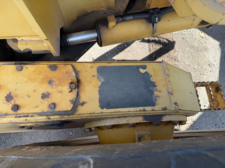 deere-672d-image-72