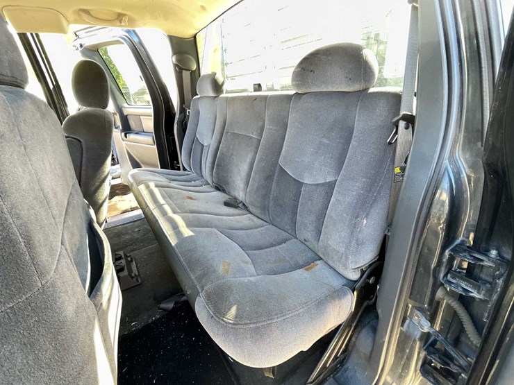 2004-gmc-2500hd-image-59