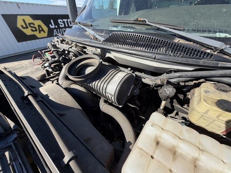 2006-gmc-c6500-chip-truck-image-10