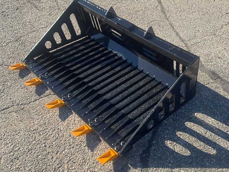 future-mini-skid-steer-rock-bucket-image-2