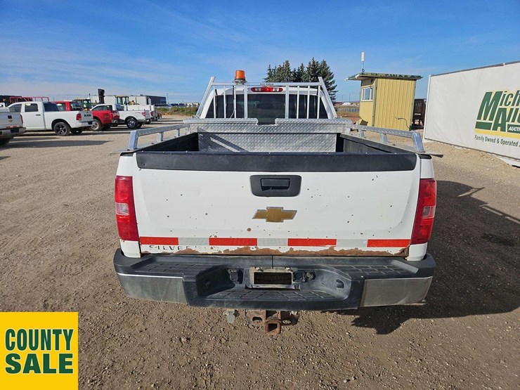 2011-chevrolet-silverado-2500hd-image-8