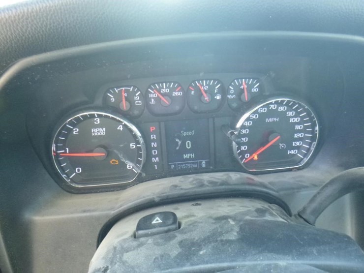 2016-chevrolet-2500hd-image-15