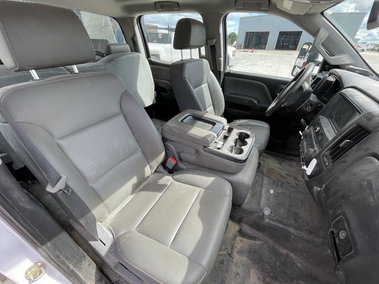 2018-chevrolet-3500-image-71