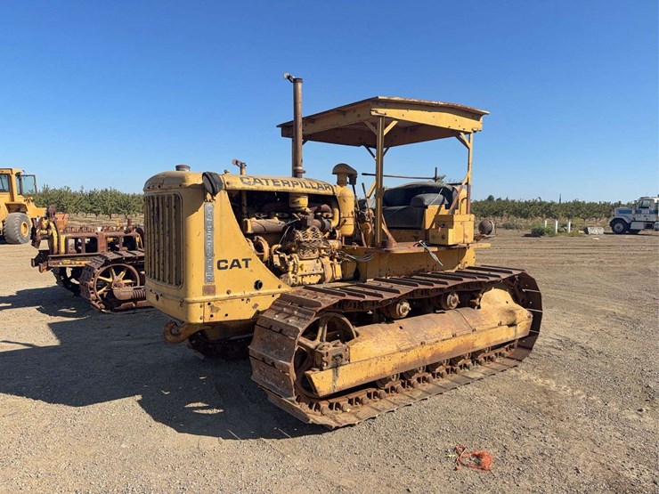 caterpillar-d7-image-1
