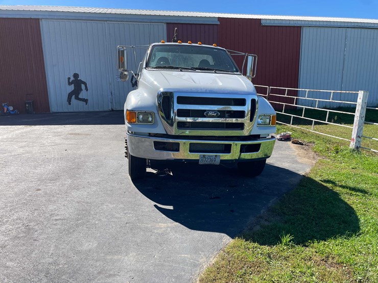 2013-ford-f750-image-2