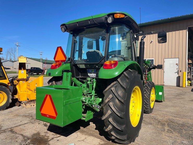 2024-john-deere-5075e-image-5