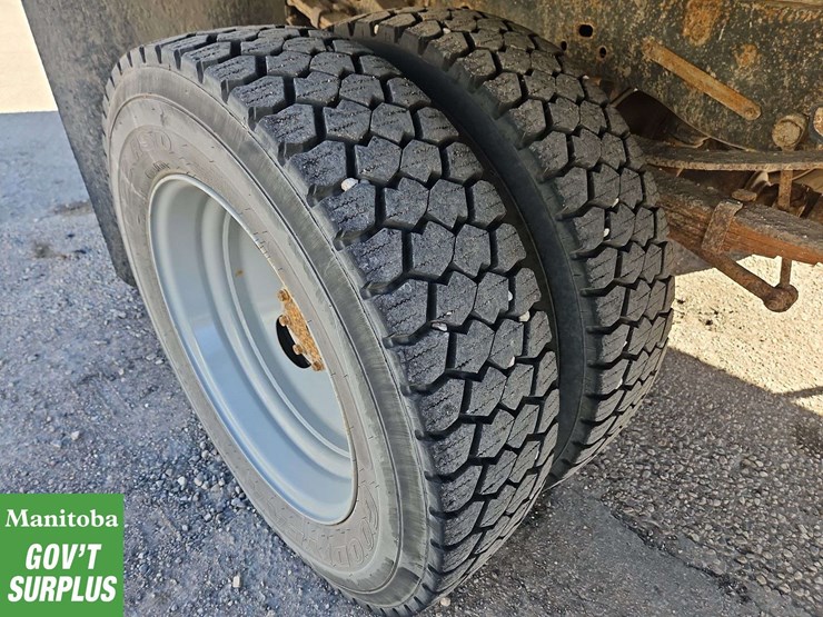 2014-ford-f550-image-9