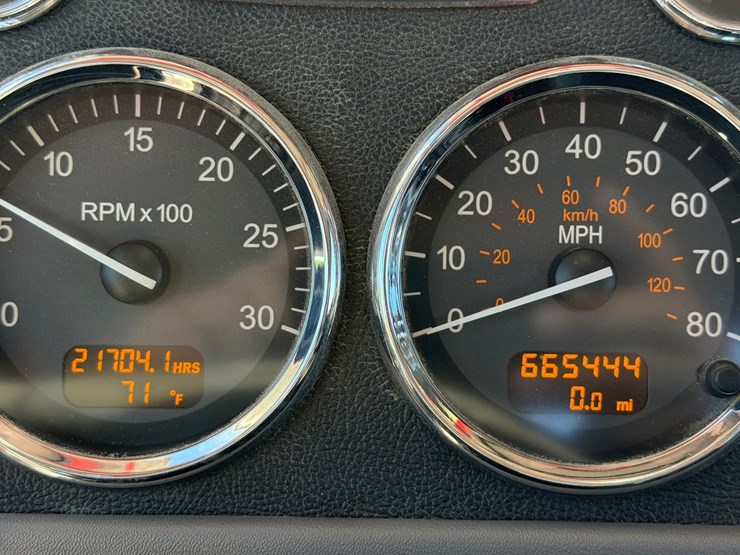 2020-peterbilt-389-image-57