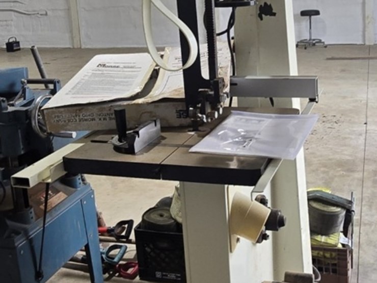 band-saw-image-2