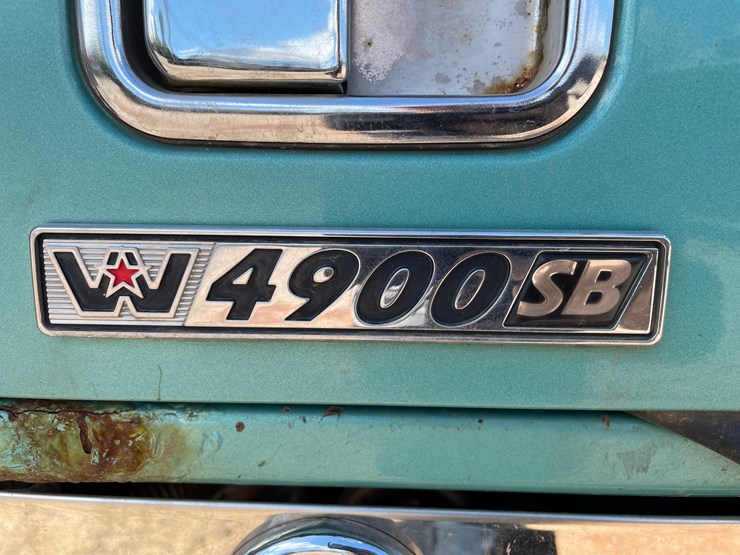 2015-western-star-4900sb-image-56