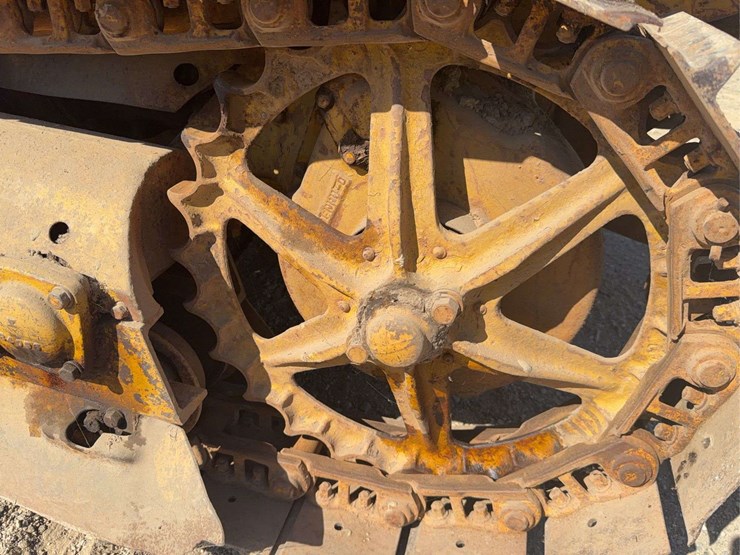 caterpillar-r2-image-14