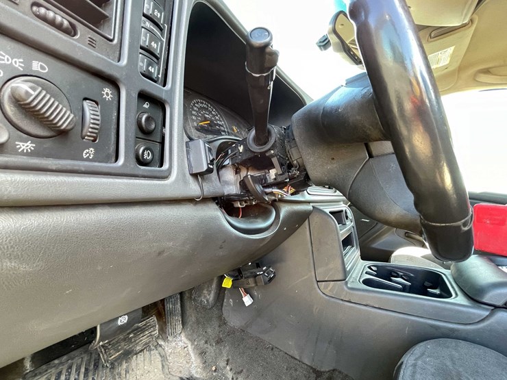 2004-gmc-2500hd-image-49