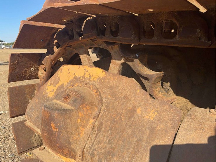 caterpillar-forty-diesel-image-17