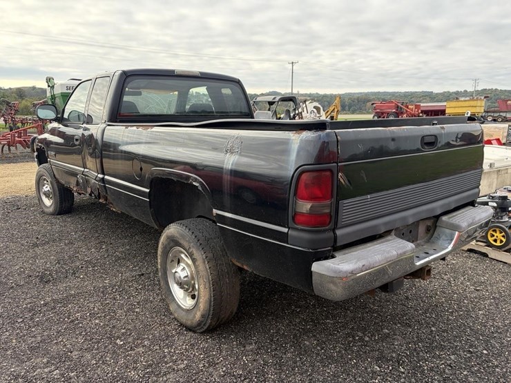 1999-dodge-ram-2500-image-2