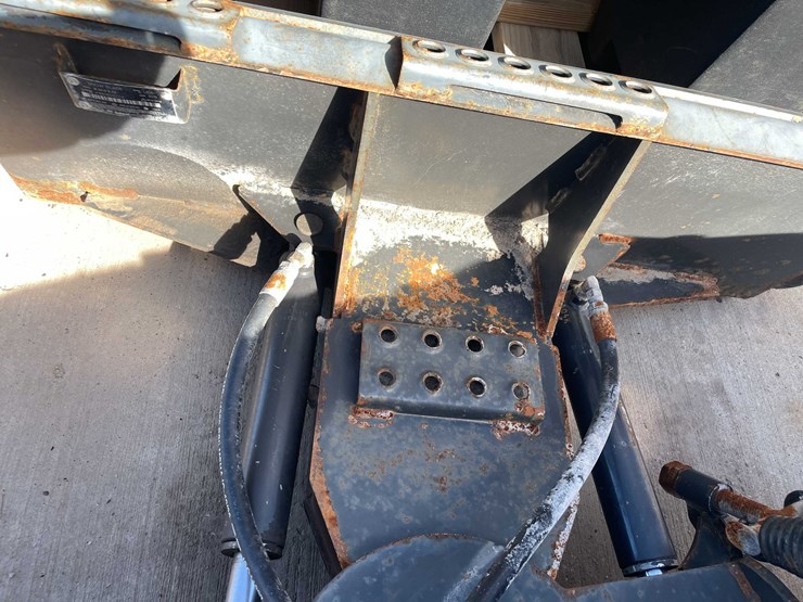 #1819-•-8'-bobcat-straight-blade-snow-plow-image-9