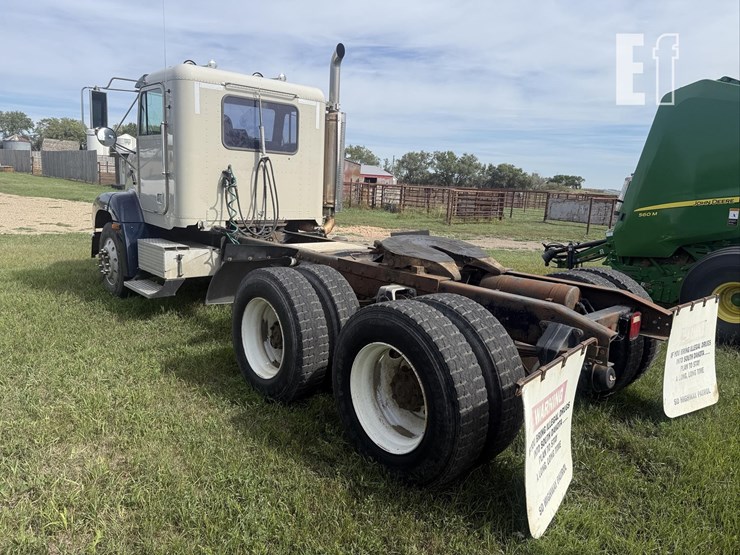 freightliner-truck-image-3