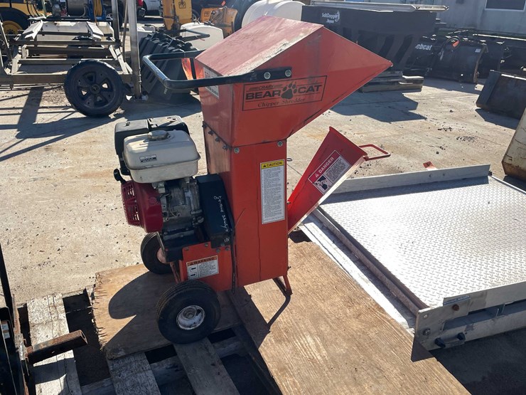 #1821-•-crary-bear-cat-compact-wood-chipper-image-5