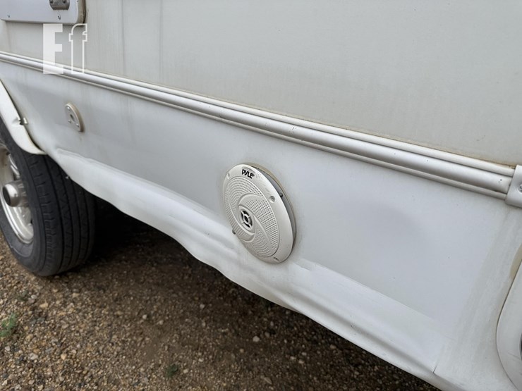 2011-trails-west-27ft-camper-image-23
