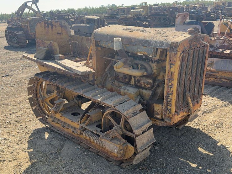 caterpillar-fifteen-image-7