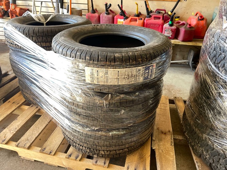 #1860-•-(6)-bf-goodrich-radial-t/a-tires-image-4