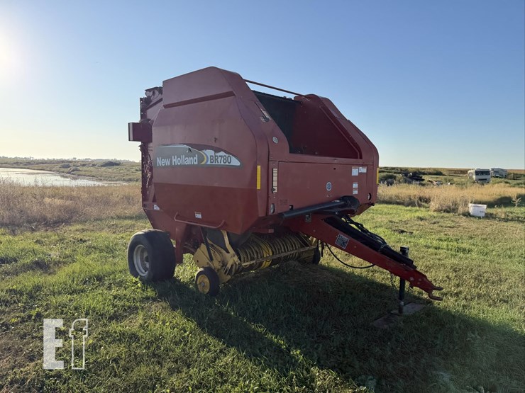 new-holland-br7090-image-2