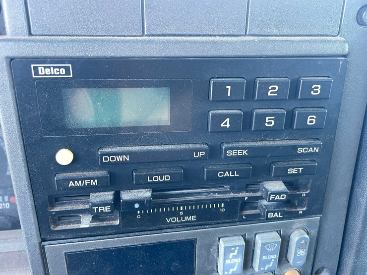 2002-chevrolet-6500-image-21