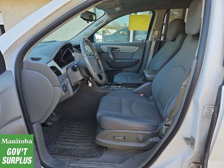 2016-chevrolet-traverse-image-16