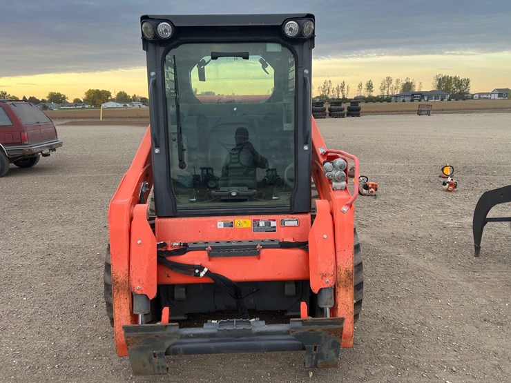 kubota-ssv75-image-2