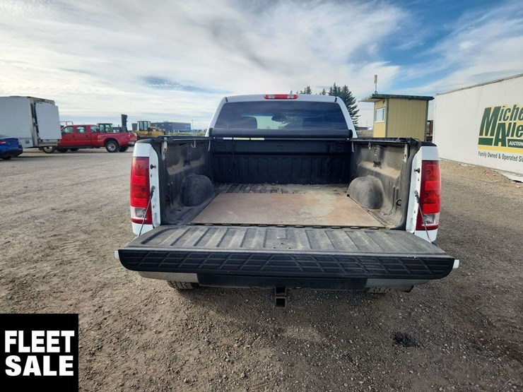 2013-gmc-sierra-1500-image-26