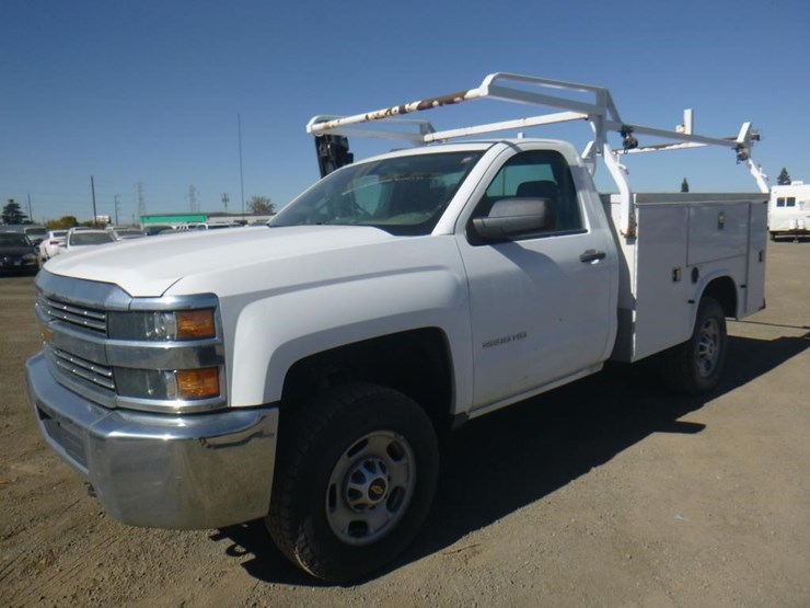 2016-chevrolet-2500hd-image-2
