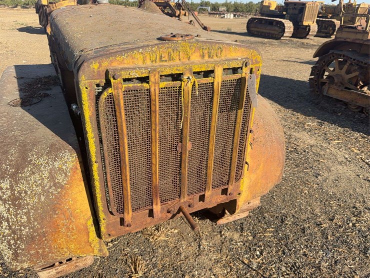 caterpillar-twenty-two-image-6