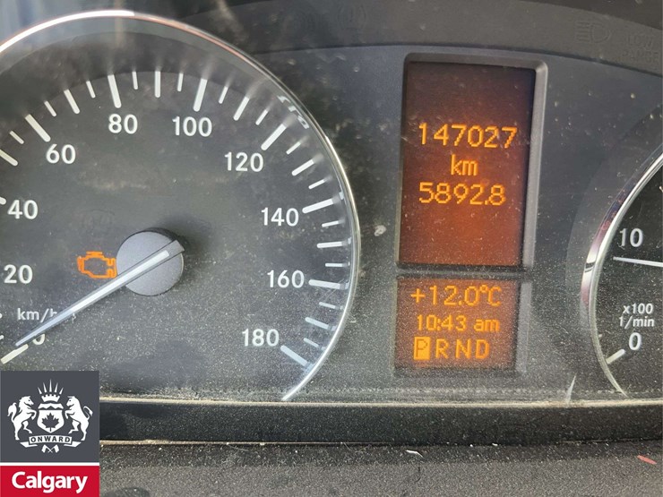 2016-mercedes-benz-sprinter-3500-image-30