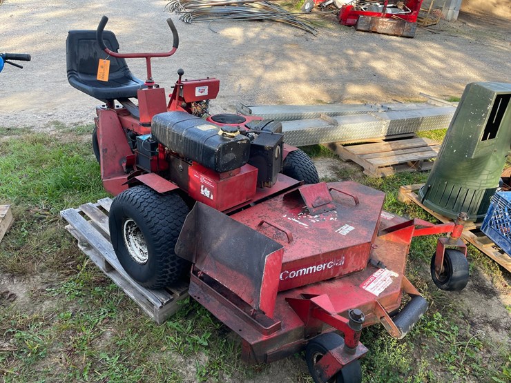 #3215-•-ferris-commercial-52"-cut-mower-image-1