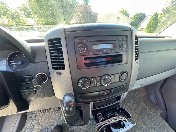 #525-•-2012-mercedes-benz-sprinter-(title-in-delay)-(green-bay,-wi)-image-92