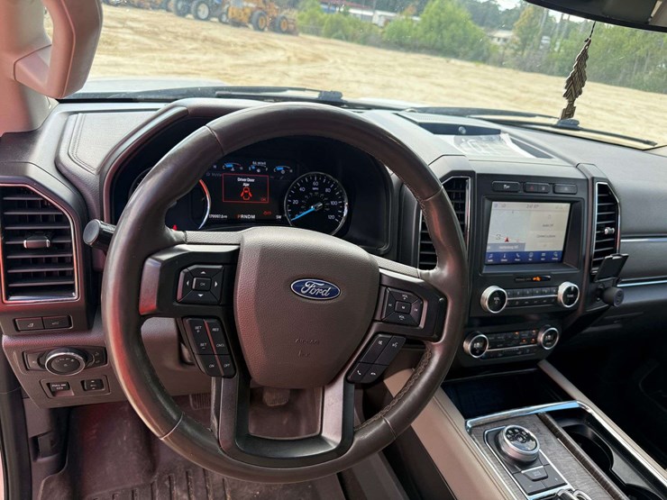 2020-ford-expedition-limited-image-10